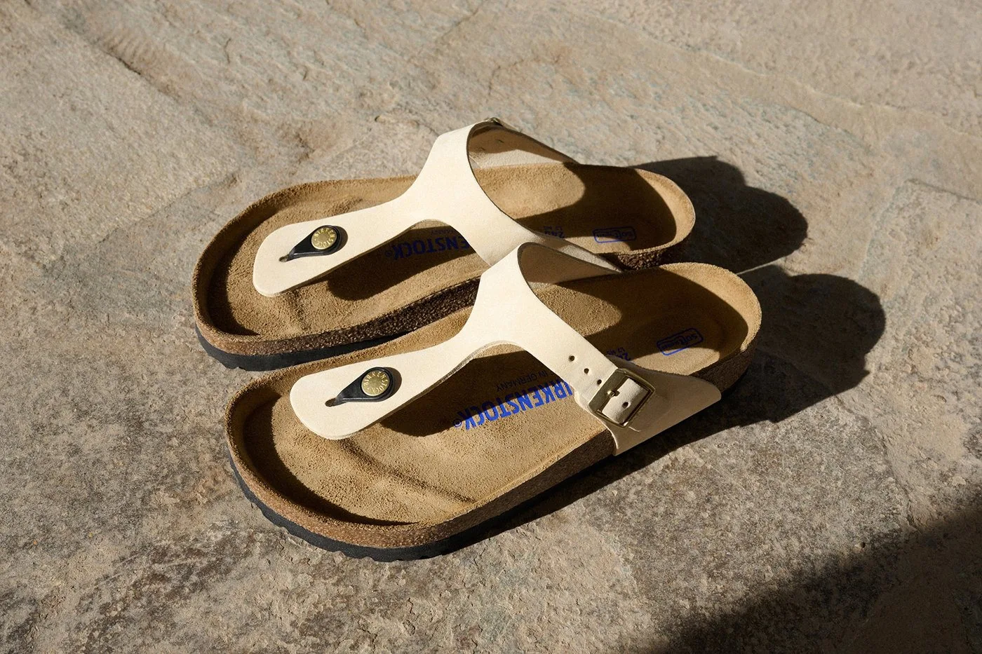 Sandales Gizeh en cuir écru